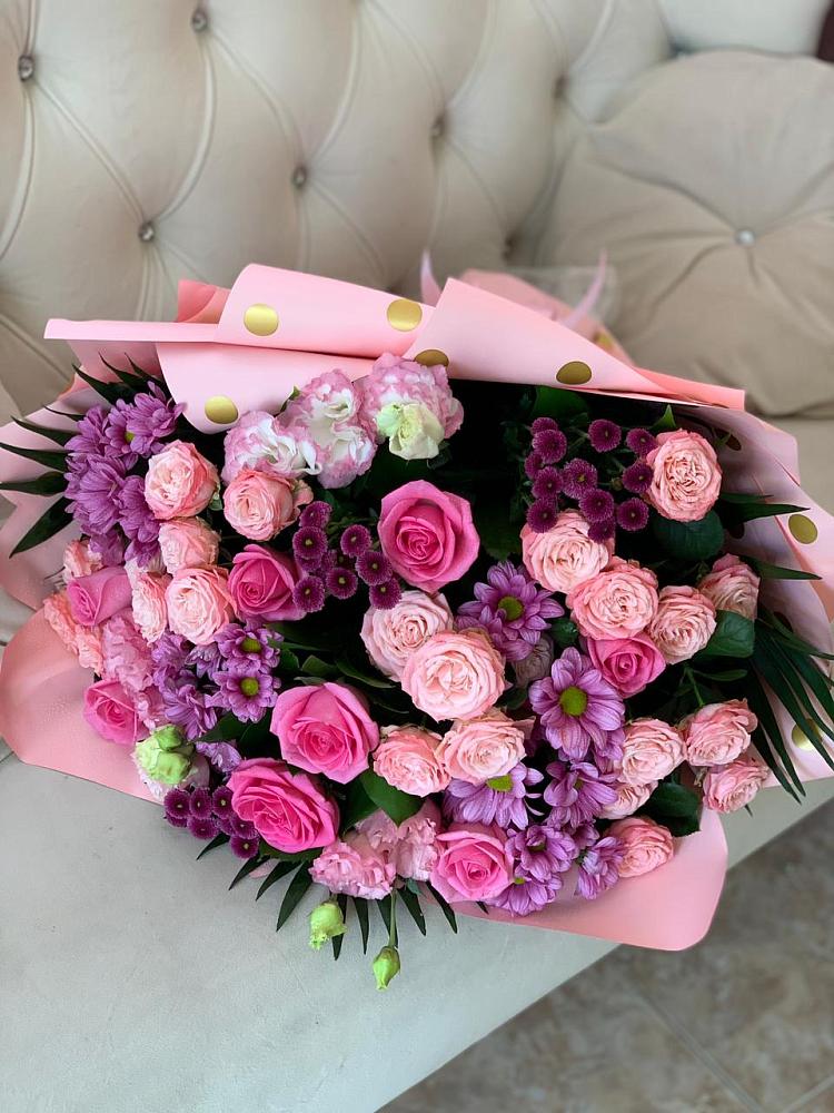 Букет цветов из: Хризантемы, Розы и Лизиантусы в Киржаче