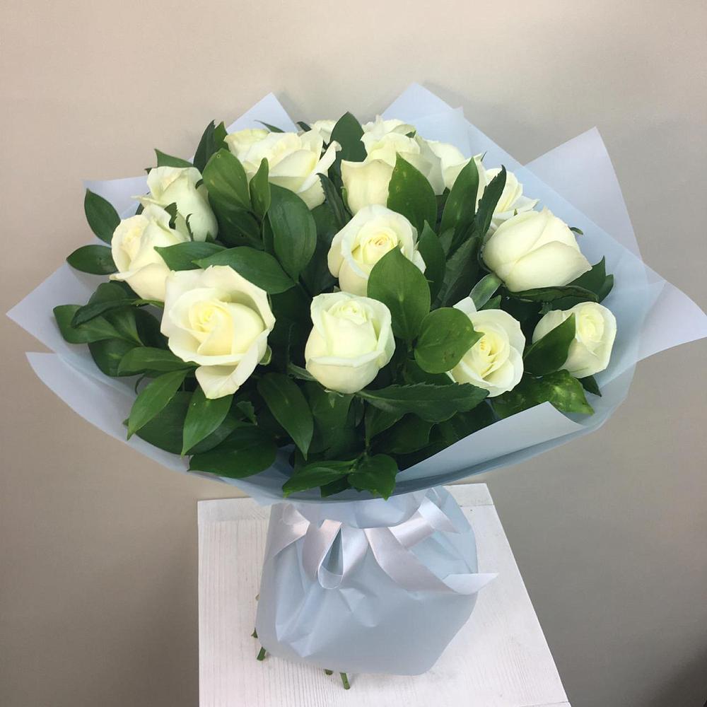 Букет 15 Белых роз Проуд в Киржаче