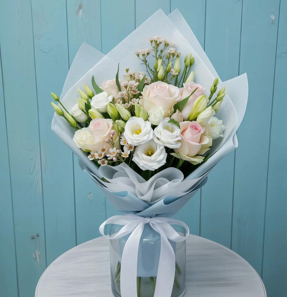 Букет цветов из: Розы и Лизиантусы в Киржаче