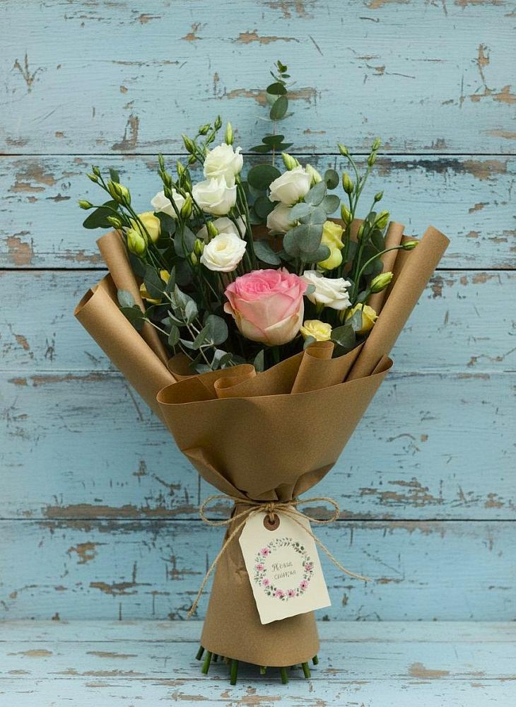 Букет цветов из: Розы и Лизиантусы в Киржаче