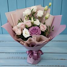 Букет цветов из:  Розы и Лизиантусы в Киржаче