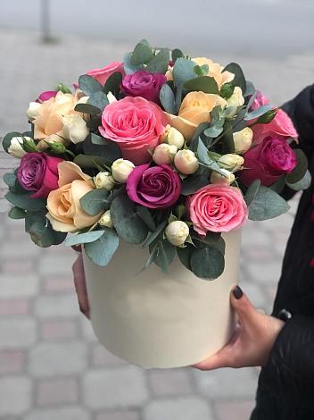 Цветочная композиция из Розы в шляпной коробке в Киржаче