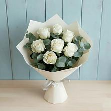 Букет Белые розы в Эвкалипте в Киржаче