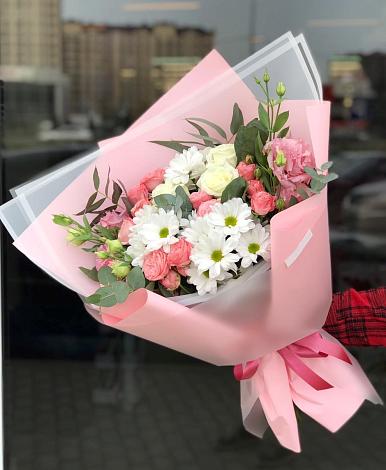 Букет цветов из: Розы, Лизиантусы и Хризантемы в Киржаче