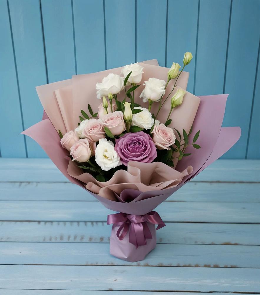 Букет цветов из: Розы и Лизиантусы в Киржаче